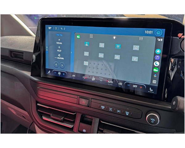 Modul-Connect® er nå integrert i bilprodusentens originale multimedieutstyr- system